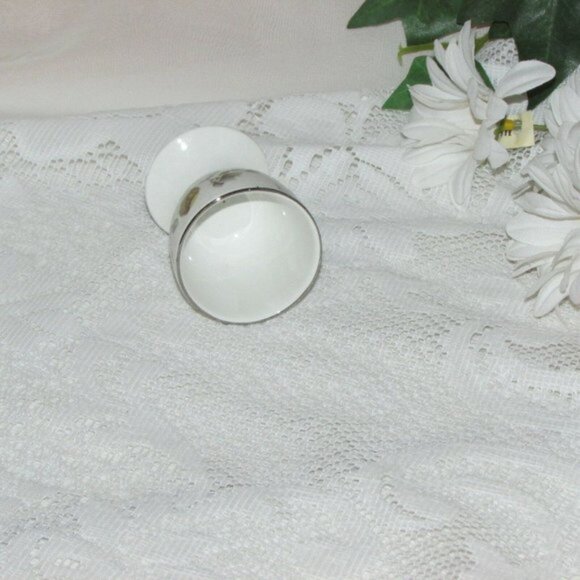 Myott Melinda Single Egg Cup Floral Vintage Staffordshire England - Picture 6 of 7